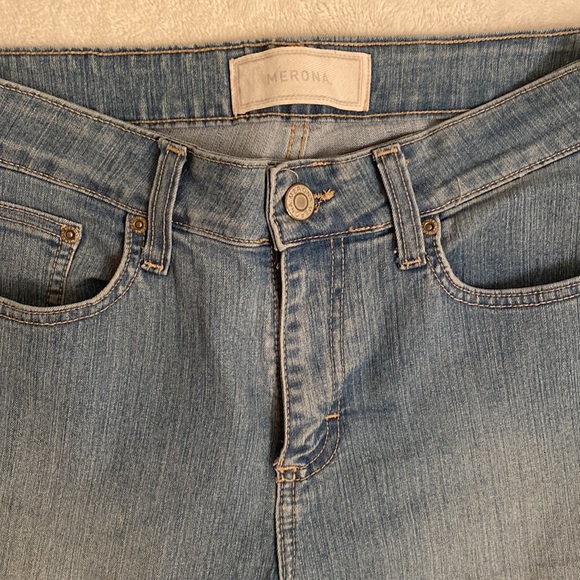 Merona Cropped Wide Cuff Capri Jeans Women's Size 6 Light Denim Wash - Picture 2 of 6